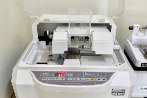 Máy mài tròng kính LE-620
