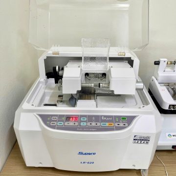 Máy mài tròng kính LE-620