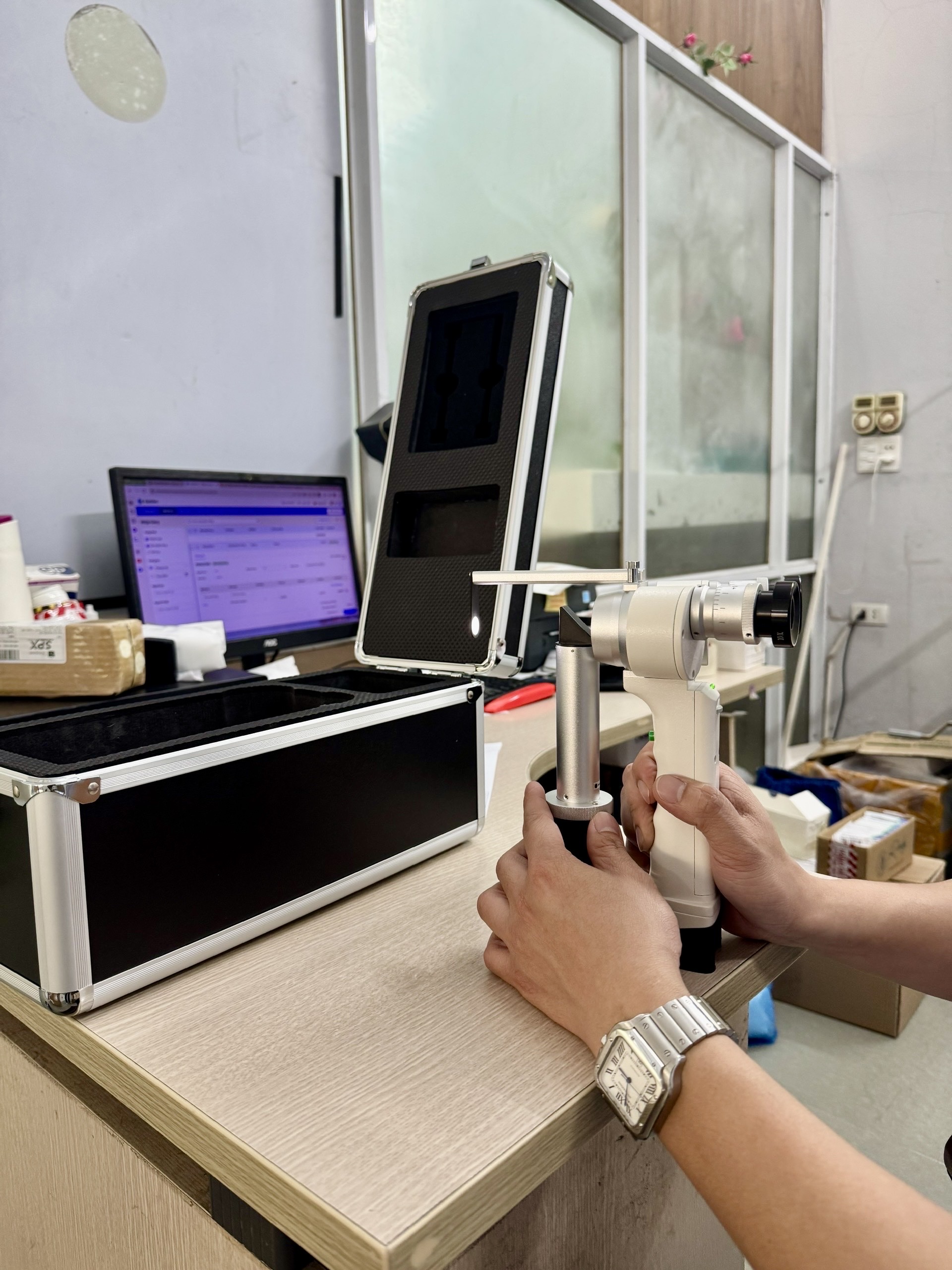 Sinh hiển vi cầm tay ML5S1