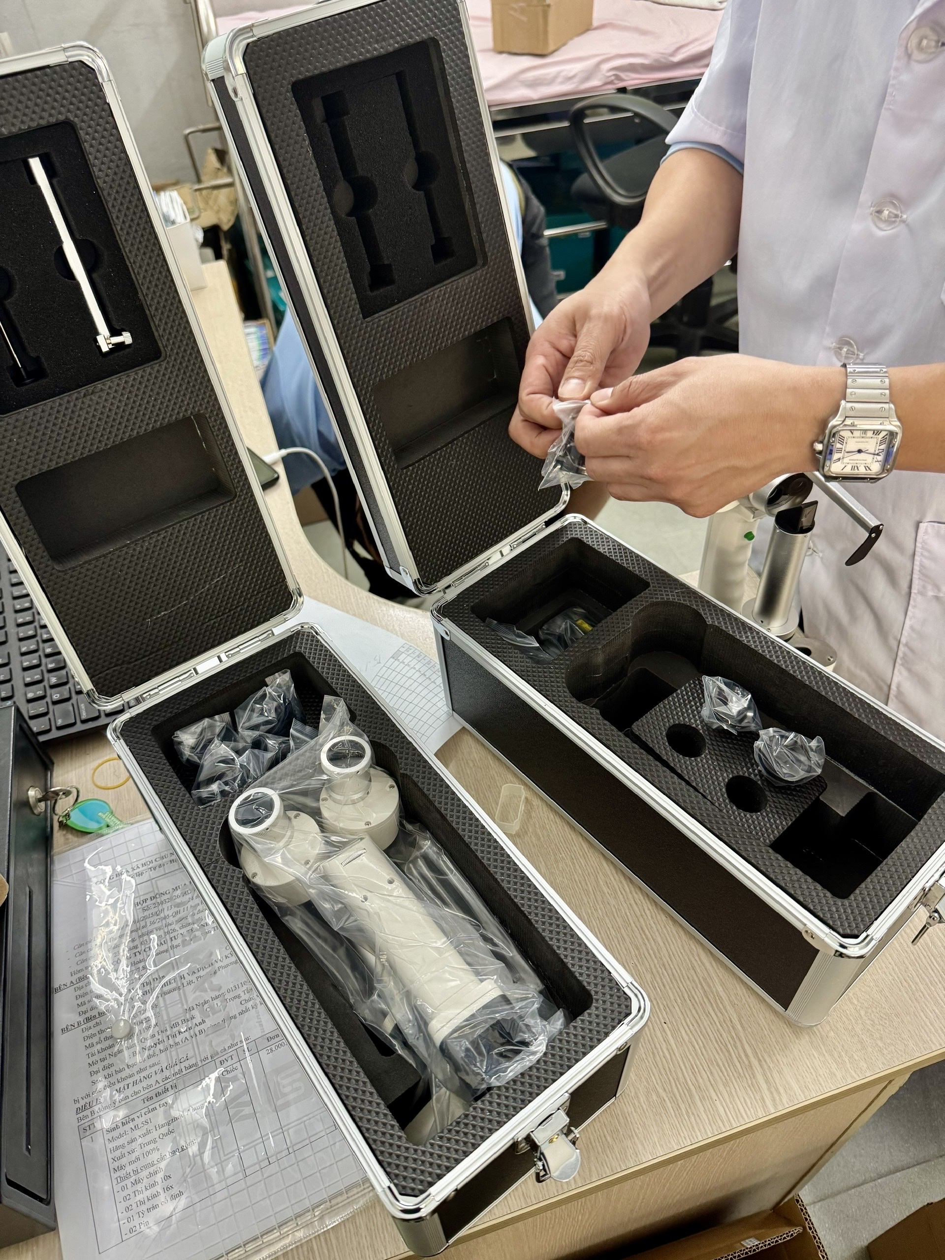 Sinh hiển vi cầm tay ML5S1