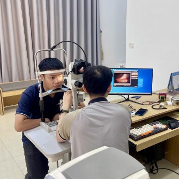 Sinh hiển vi khám mắt tích hợp camera