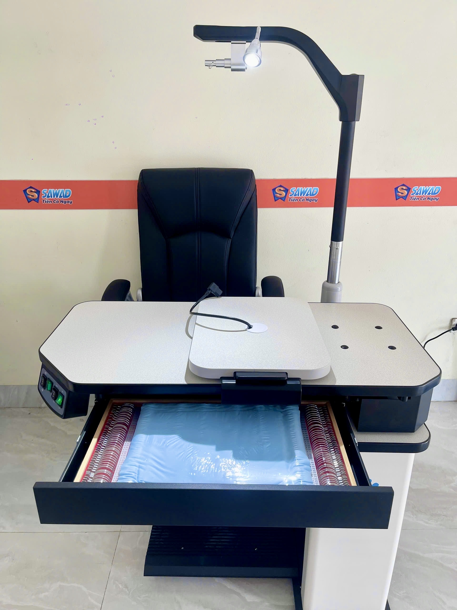 Bộ bàn ghế khám khúc xạ ES-700