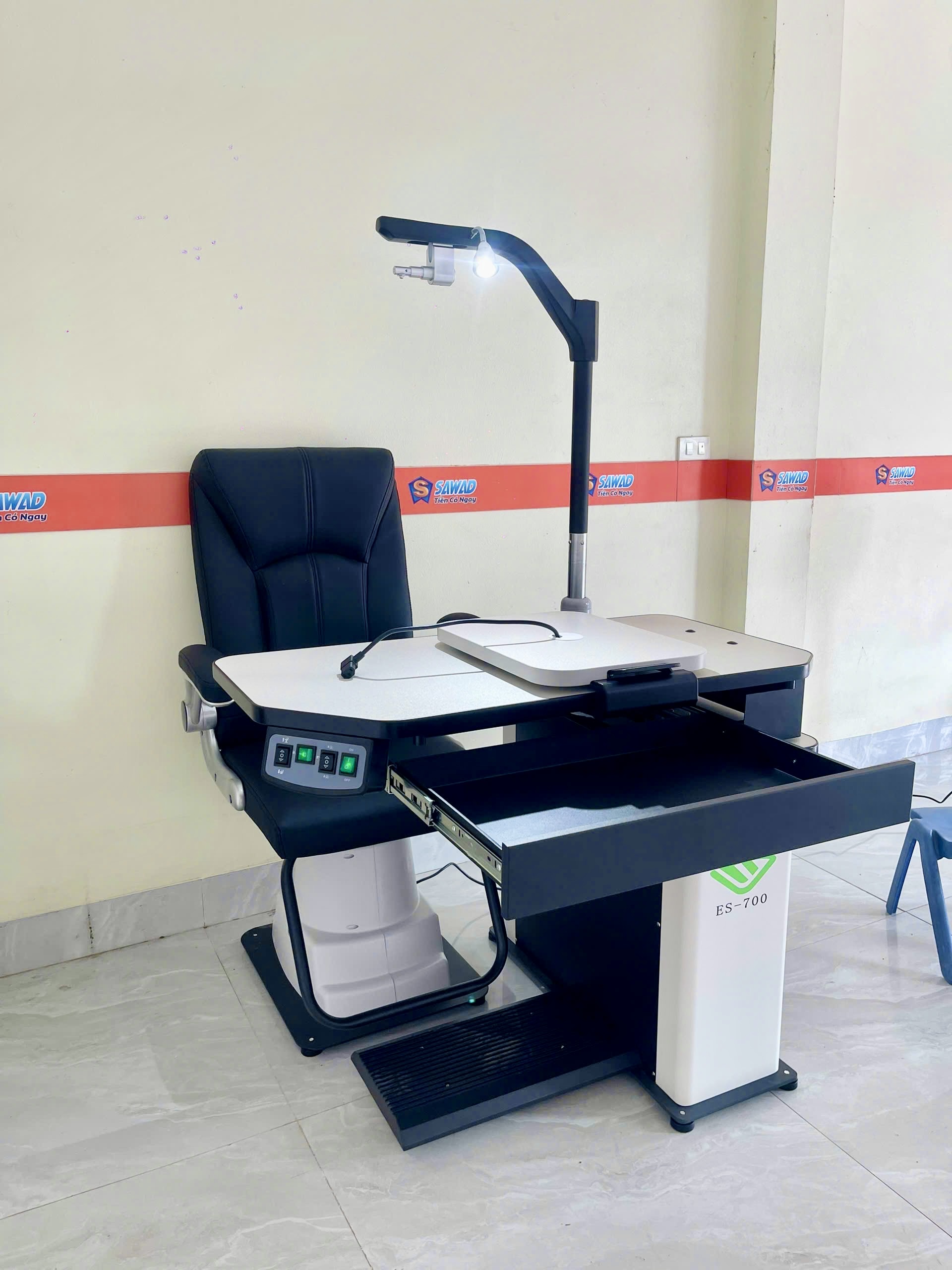 Bộ bàn ghế khám khúc xạ ES-700