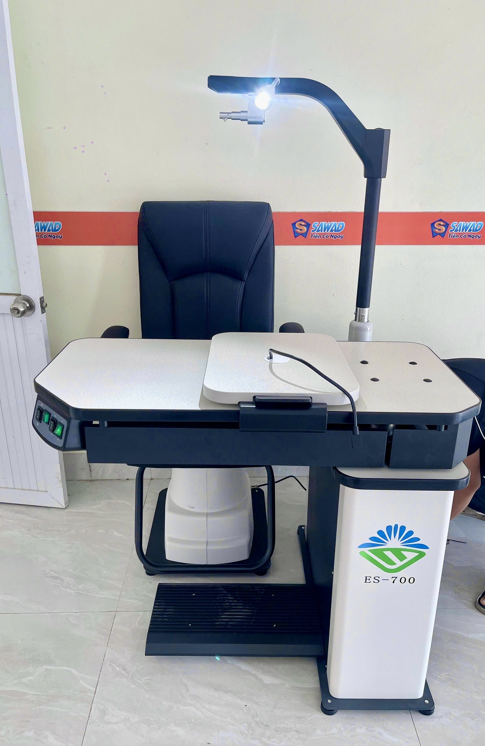 Bộ bàn ghế khám khúc xạ ES-700