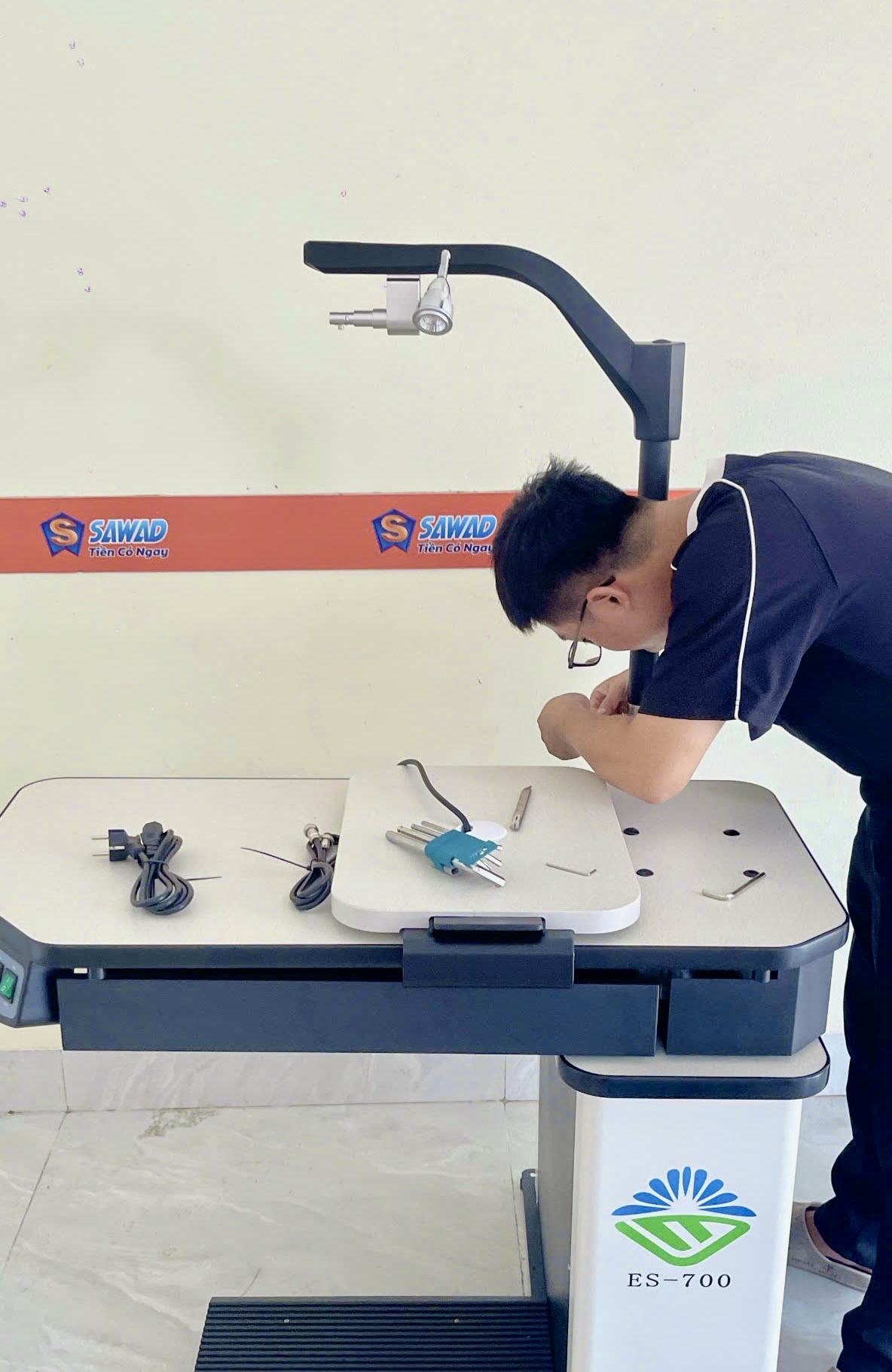 Bộ bàn ghế khám khúc xạ ES-700