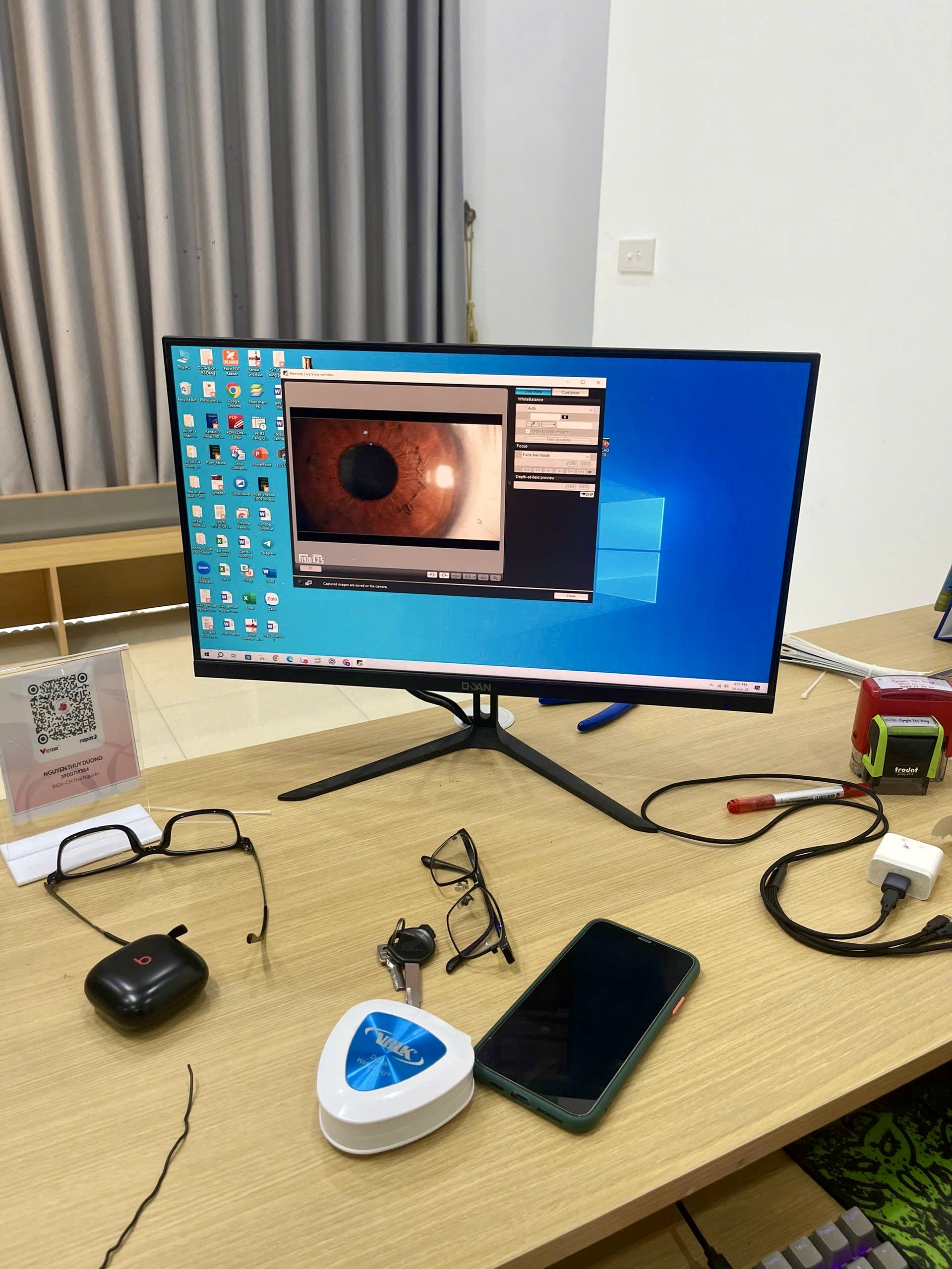 Sinh hiển vi khám mắt tích hợp camera