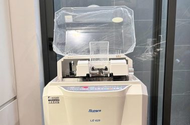 Máy mài tròng kính LE-620