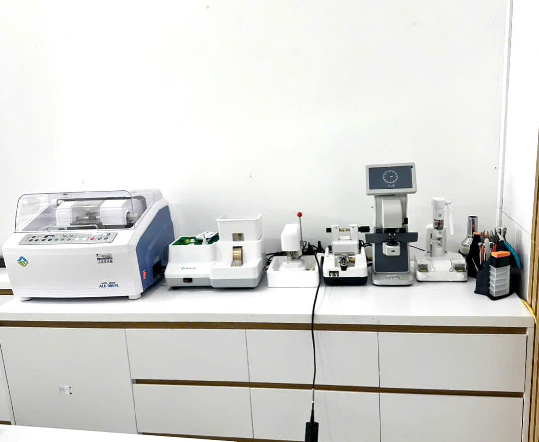 Máy mài kính ALE-980PL cùng dàn máy con đi kèm 